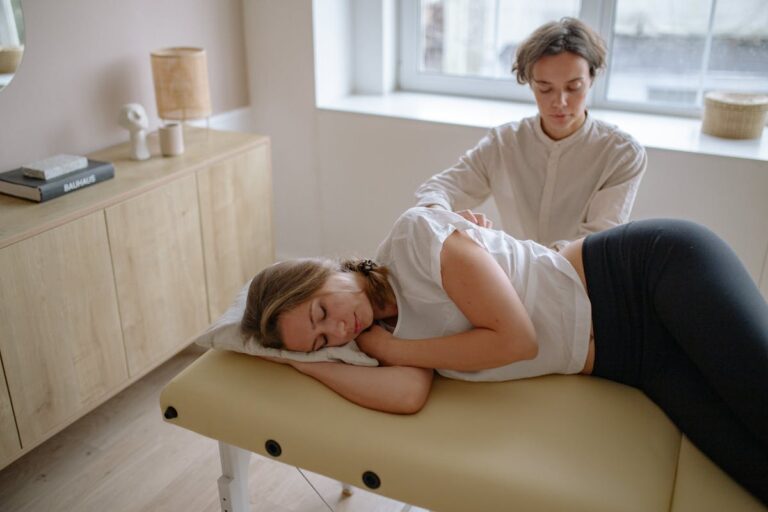 What Are the Symptoms of a Bad Chiropractic Adjustment?